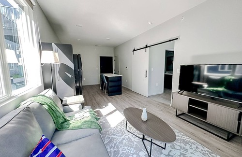 Downtown Omaha Apartment | Sleepover: Bright 1BD/1BA + Gym - Downtown Omahan
