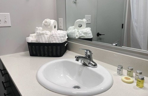 NoDo District Apartment | Sleepover: Superior 1BD/1BA + Balcony- Downtown Omaha