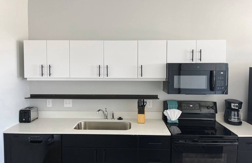 NoDo District Apartment | Sleepover: Superior 1BD/1BA + Balcony- Downtown Omaha