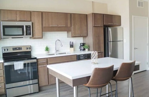 Downtown Des Moines Apartment | Sleepover: Tranquil 1BD/1BA - Downtown Des Moines