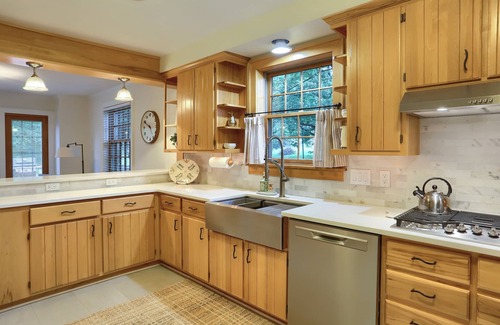 Orrtanna House | Sleeps 10, Private, Farmhouse.