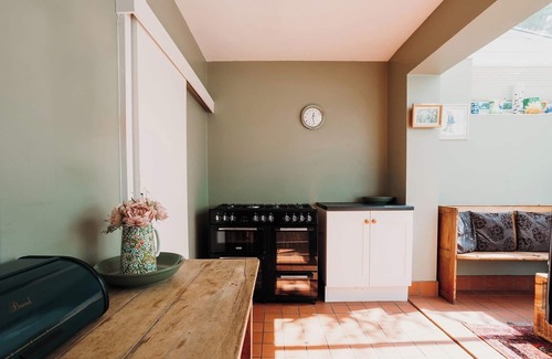 Cowes House | Sleeps 12-14 - Dog Friendly - Parking - Cowes