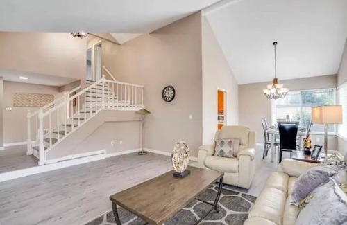 South San Jose House | Sleeps 12 ❤️ Spacious ❤️ Quiet Neighborhood