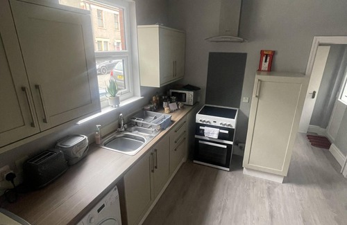 Riverside House | Sleeps 14 Cardiff City Centre