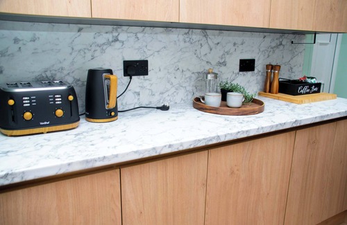 Old Trafford House | Sleeps 14 The Old Trafford Zen by Genesis Living