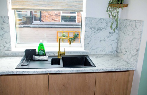 Old Trafford House | Sleeps 14 The Old Trafford Zen by Genesis Living