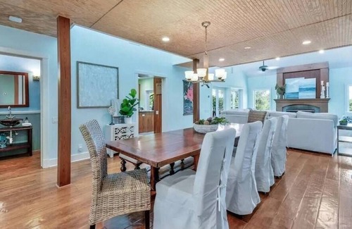 Greenacres House | Sleeps 15 - Hidden Bleu Tropical Mansion