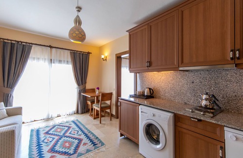 Yaliciftlik Apartment | Sleeps 2, Modern Apartment with Shared Pool - AWZ 304