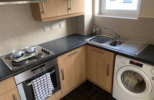 Bretby Apartment | Sleeps 4/6 pet friendly parking nr nec/Warwick uni