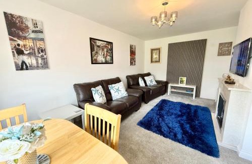 Bon-y-maen House | Sleeps 5, 3 Bedrooms, Ideal for short stays & 15 minutes to Swansea City