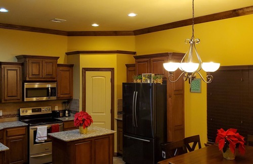 South Oklahoma City House | Sleeps 5 ☆ OU Campus ☆ Airport ☆ Restaurants ☆ Shopping Nearby