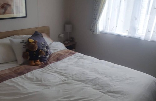 Weymouth Cabin | Sleeps 6, Pets Allowed & Free Parking