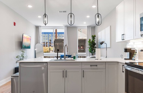 Northern Liberties Apartment | Sleeps 6 - Pier Views - Near Fishtown & Old City!