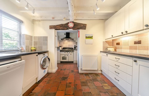 Jackfield Cottage | SLEEPY HOLLOW, family friendly, with open fire in Jackfield
