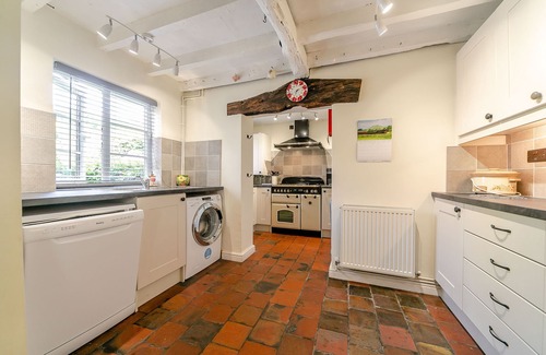 Jackfield Cottage | SLEEPY HOLLOW, family friendly, with open fire in Jackfield