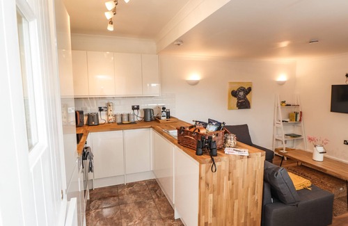 Denton Cottage | SLEEPY HOLLOW, pet friendly, with a garden in Dover