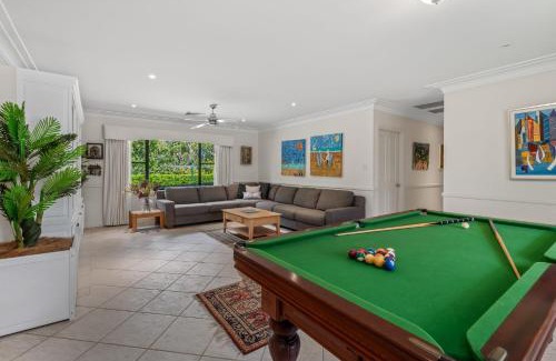 Morisset House | Slice of Heaven Family Retreat - Good Times at Wilderness Waters