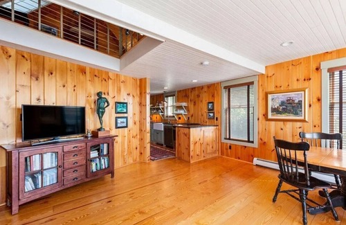 Friendship House | Sloop Days at Naughty Pine, An Oceanfront Retreat