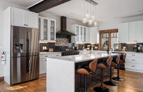 Old Town House | Slopeside Custom Chalet I 2 Hot Tubs I Fire Tables I Views I Best Price I Discounted Attractions