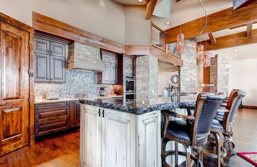 Timber Trail House | Slopeside Manor-Magnificent Custom Home Right by the Slopes-Great Amenities!