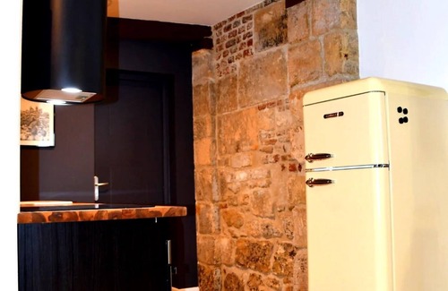 Laon Apartment | Slow Tourism in the historic center of Laon: Terrace, Garden and Bbq