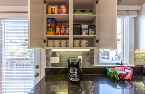 Old Town West House | SLP 12, Large Townhouse, FREE Parking, Metro: Braddock, 5 Blk King ST, Game RM