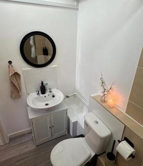 Sheffield Apartment | Small 1 Bed Apartment - Free Parking!