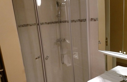 La Roque-sur-Ceze Apartment | Small apartment on the ground floor of a villa