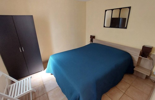 La Roque-sur-Ceze Apartment | Small apartment on the ground floor of a villa