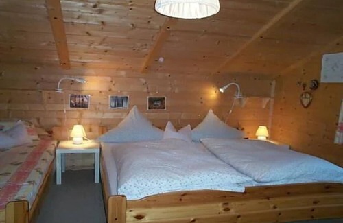 Kleinarl Cabin | Small apartment 2-4 pers, wooden log cabin, cozy, quiet, sunny, close to the center
