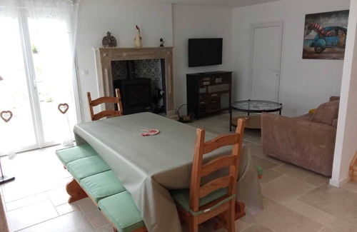 Brehand House | Small country house with wood-burning stove, 20 minutes from beaches.