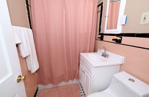 Chillum House | Small cozy home, located near DC and Maryland University.