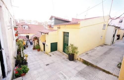 Sao Bento House | Small & Cozy house in center Lisbon