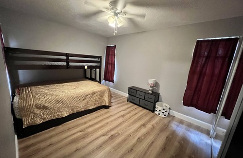 Tropic House | Small family home close to the beach and attractions