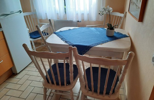 Rhein-Erft-Kreis District House | Small holiday home in Hermülheim with garden