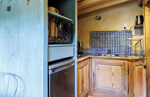 Seignosse Cottage | Small House 'Le Cabanon D'Yreye' with Shared Pool and Garden