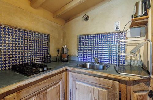 Seignosse Cottage | Small House 'Le Cabanon D'Yreye' with Shared Pool and Garden