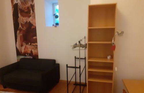 Cahors Apartment | Small rental close to town center