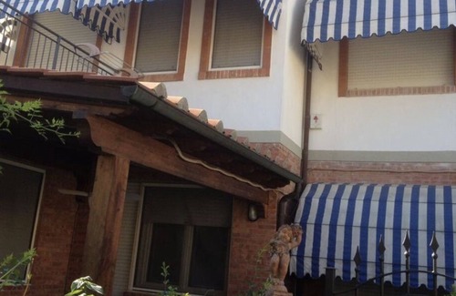 Viareggio Villa | Small villa in a great location