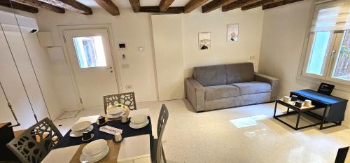 Castello Apartment | Small Villa with private Garden