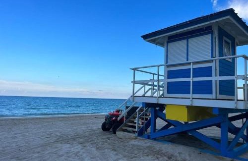 Hallandale Beach Apartment | Smart Stay Near the Ocean 2Full Beds Beach Studio
