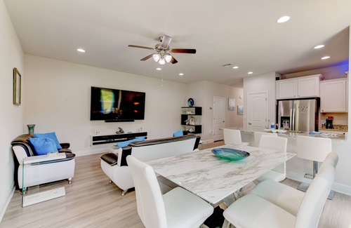 Thomas Drive House | Smart Suburb Lake View Home