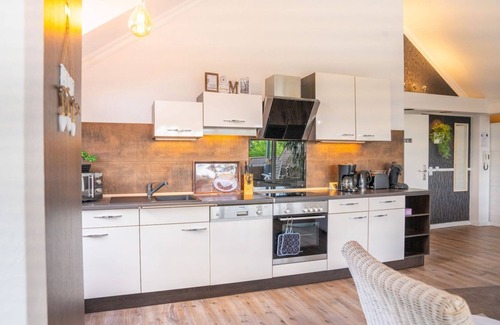 Bad Zwischenahn Apartment | Smartfewo: Loft Sauna Balkon Parkplatz