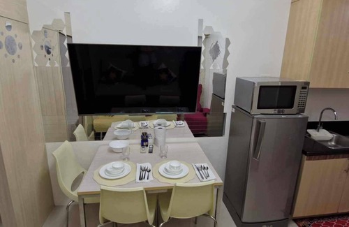 Kapitolyo Condo | SMDC Light Residences Unit has massage chair, Light Mall linked to MRT station