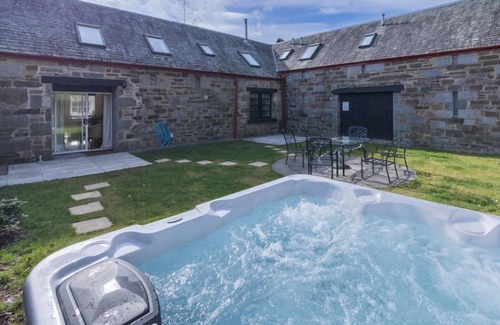 Kenmore Cottage | Smiddy Cottage - sleeps 5 guests in 3 bedrooms