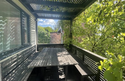 Grinzing Villa | Smile Villa with Terrace, Garden, AirCondition, and Parking in the beloved Döbling in Vienna