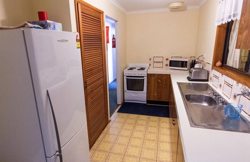 Wallanippie House | Smoky Bay Holiday HousenCosy, Quiet end of the town, relax, close to the beach.n