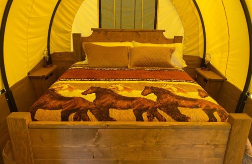 Sevierville Other | Smoky Hollow Outdoor Resort Covered Wagon