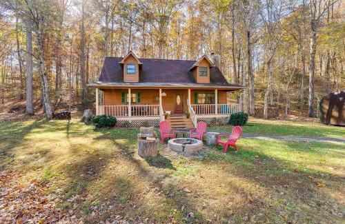 Murphy House | Smoky Mountain Cabin with Fire Pit Hike and Fish!