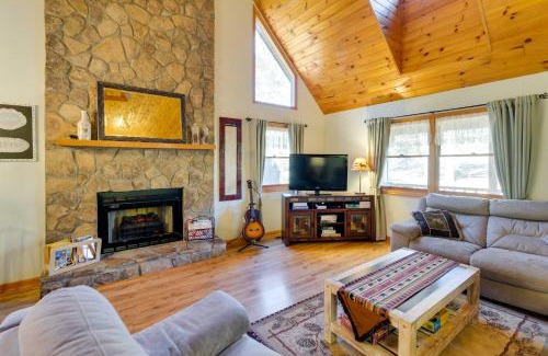 Murphy House | Smoky Mountain Cabin with Fire Pit Hike and Fish!